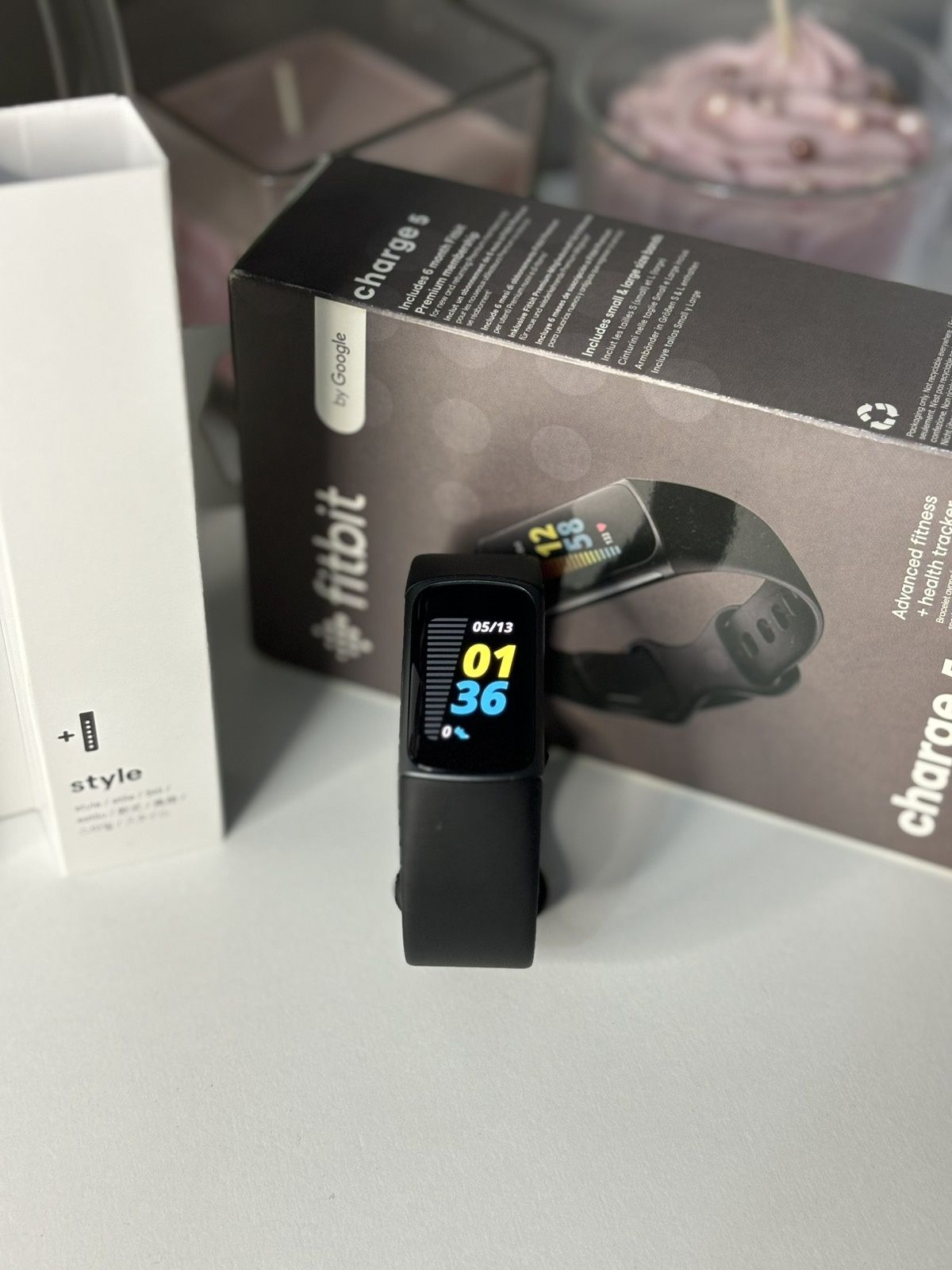 Fitbit charge 5 чисто нов