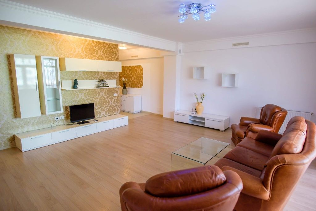 Vouchere / ap 3 cam in centrul statiunii Mamaia
