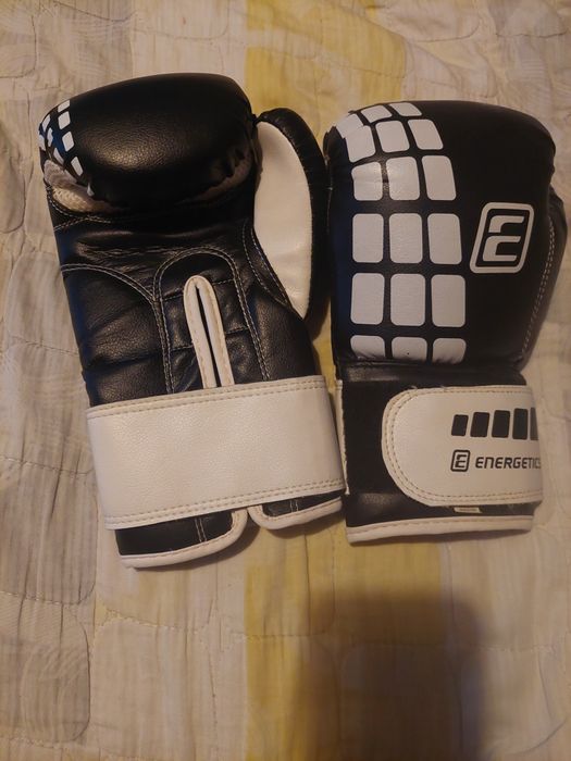 Mănuși de box in stare foarte bună