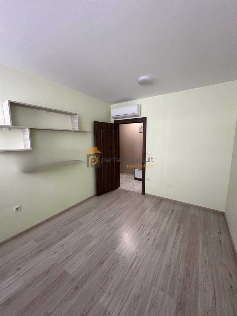 Продава се Тристаен апартамент в Пловдив, Христо Смирненски - 90 кв.м за 2000 €/кв.м - Снимка #7