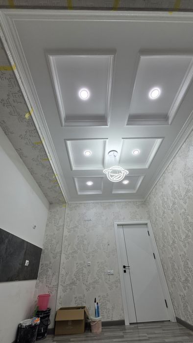 2xonali xonadon sotiladi, yangi xech km yashamagan. To'liq tamirlangan