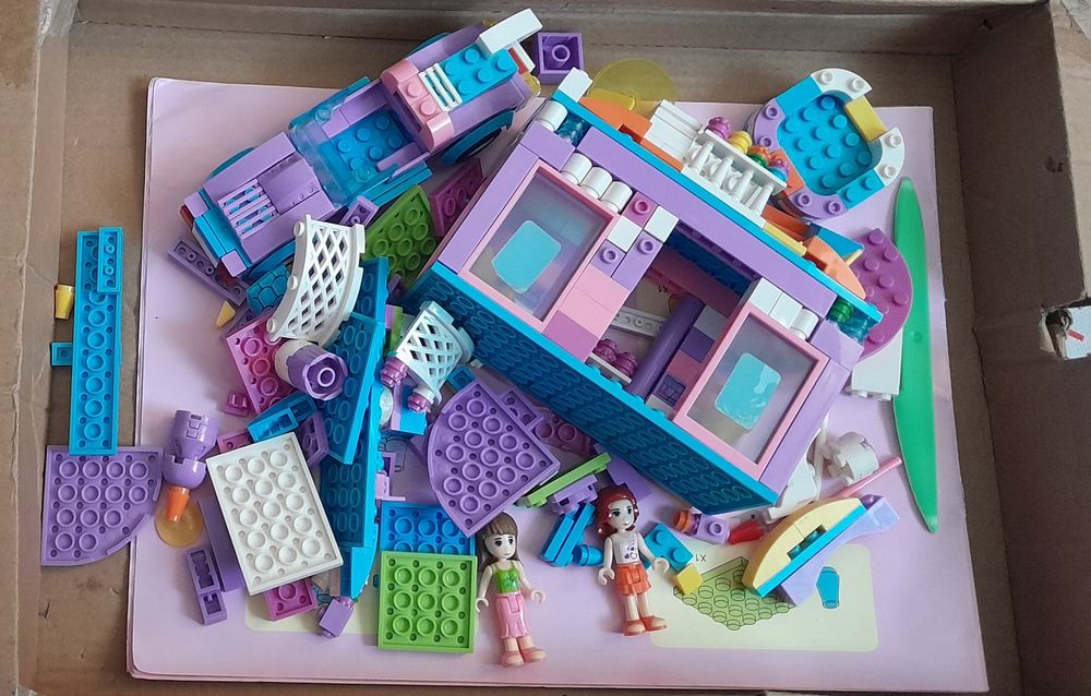 Лего қызға 1500 теңге