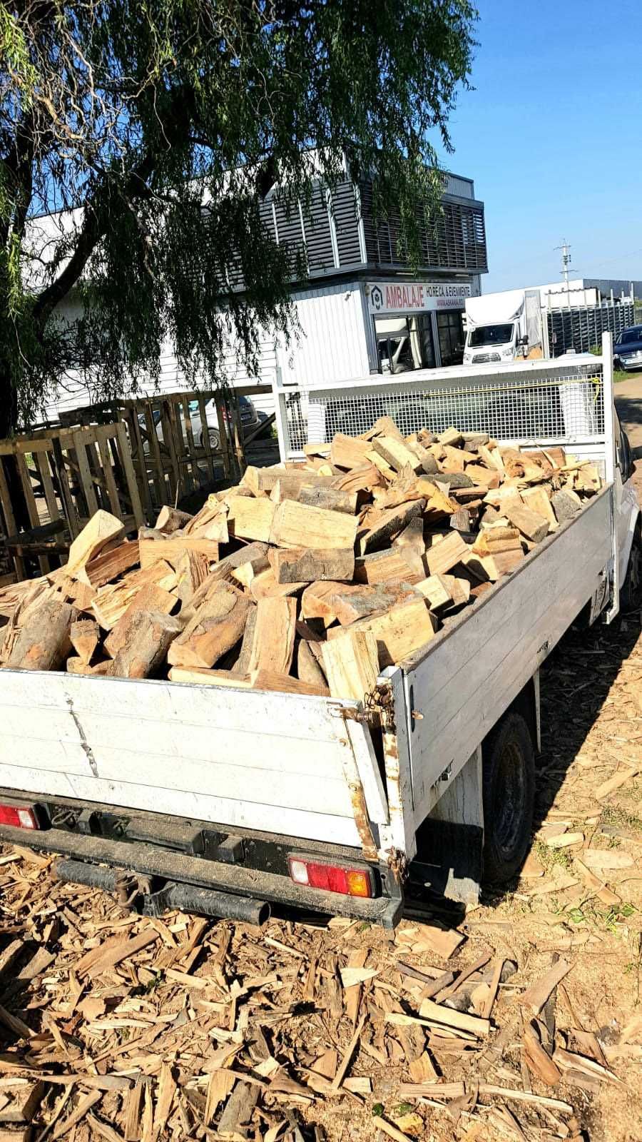 Lemn de foc la camioneta