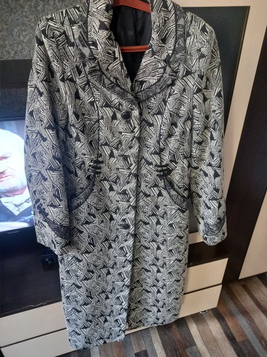 Пальто демисезонное