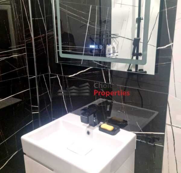 Дава се под наем Тристаен апартамент в Варна, Колхозен пазар - 95 кв.м за 700 € - Снимка #8