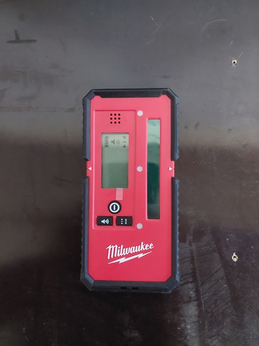 Detector linie laser Milwaukee LLD50