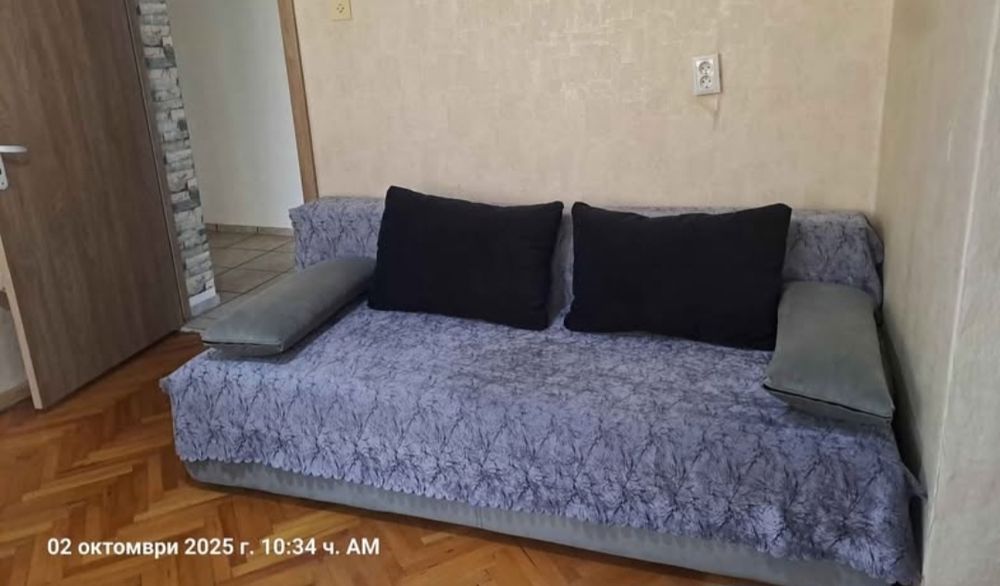 Разтегателен диван (Кийра) 140/190см ,с подарък към него топ матрак