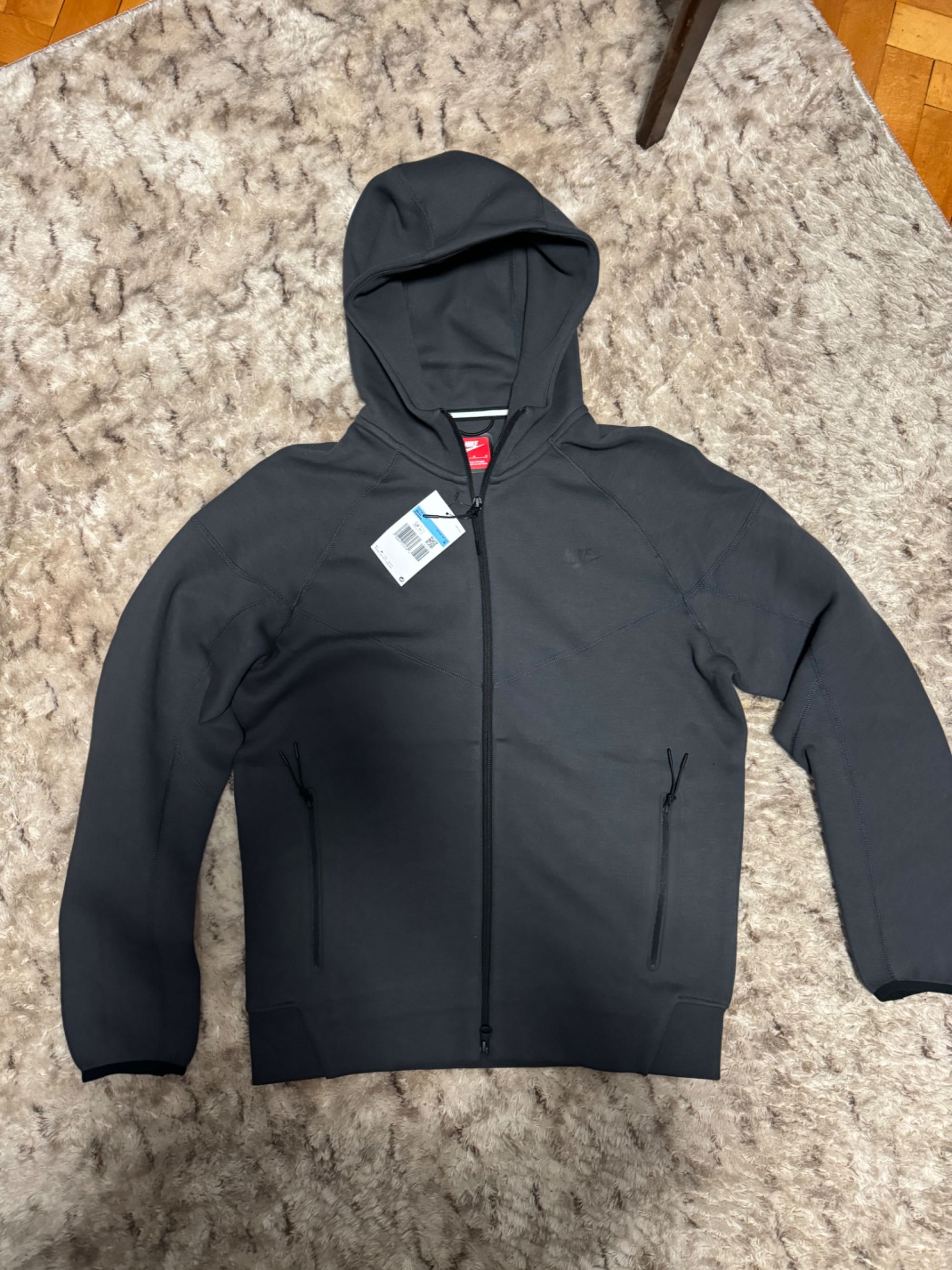 Nike Tech Fleece - S и М номер - новата колекция