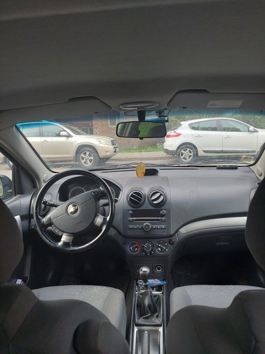 Vând Chevrolet Aveo