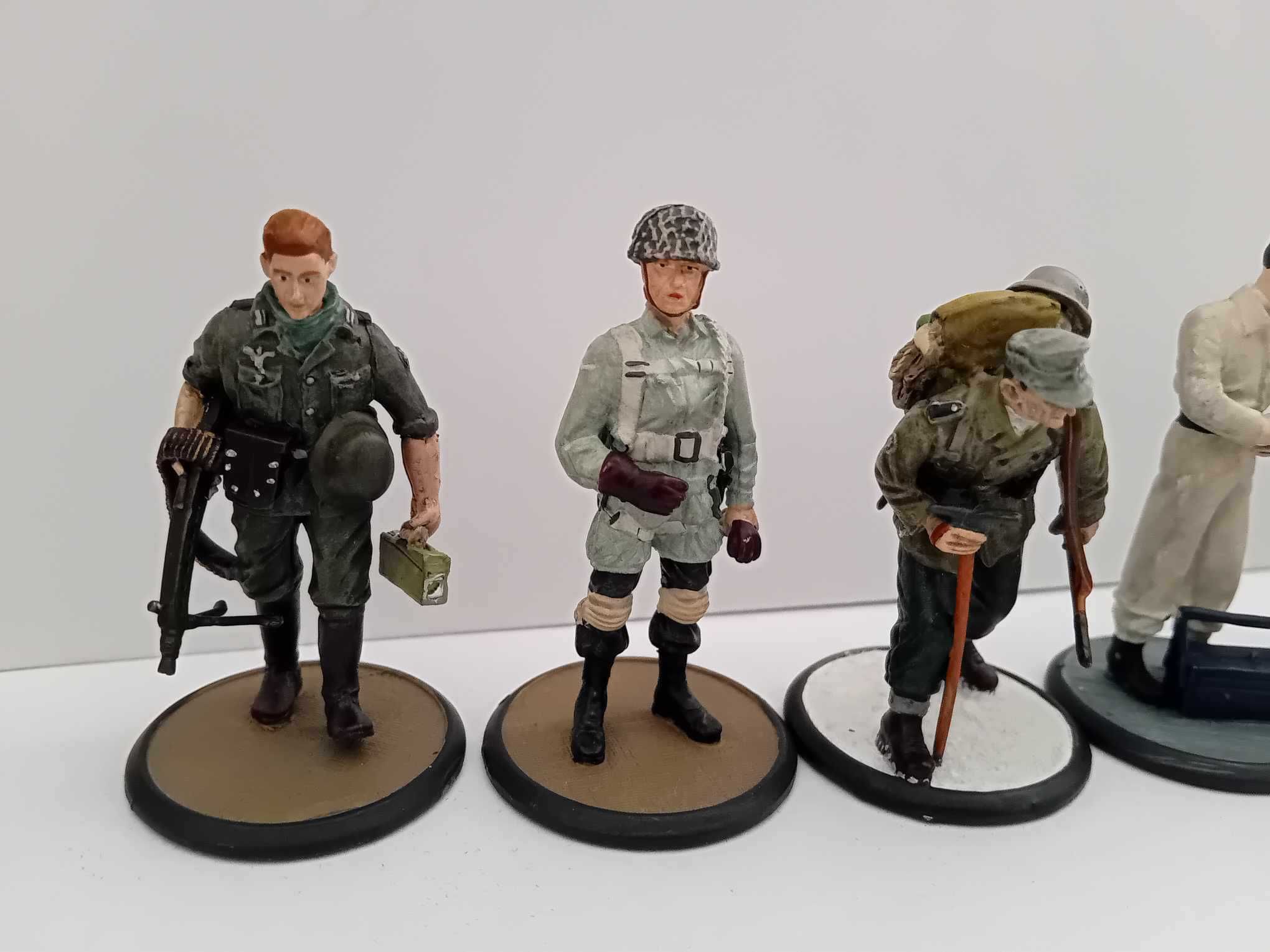 Фигурки на воиници метални, ръчно боядисани, масивни WW2