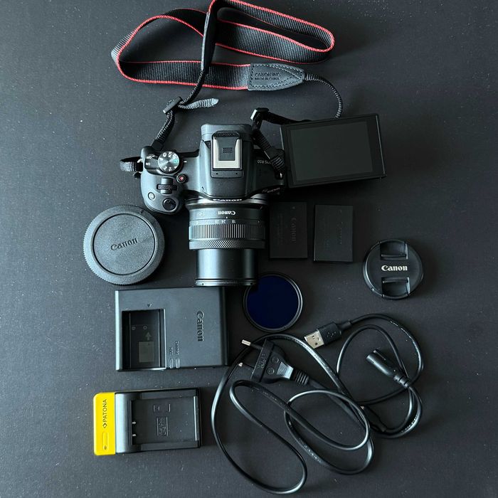 Canon EOS R50 Mirrorless + Obiectiv RF-S 18–45mm + Accesorii – Ca Nou