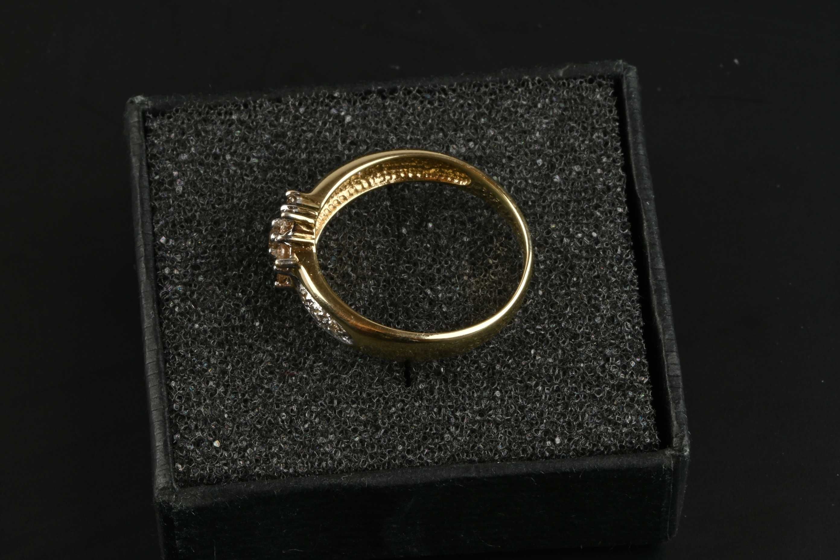 Златен Пръстен Цвете Злато 585 (14К) с диаманти 0.65 карата 2.93 грама