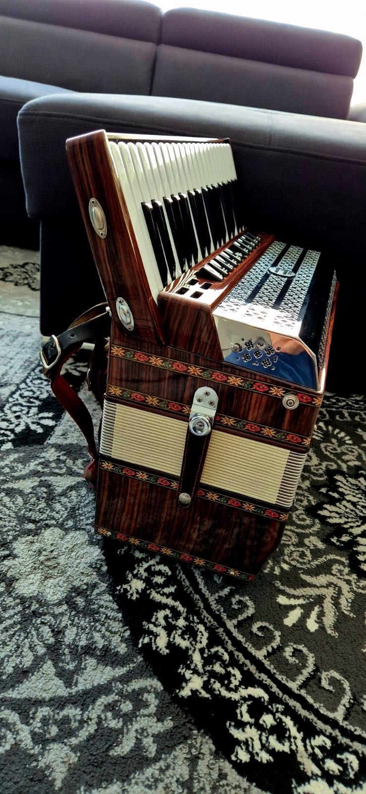 Acordeon Zupan ca nou