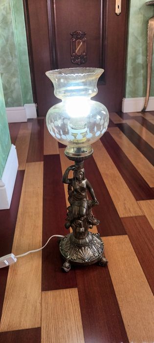 Veioza veche, funcțională