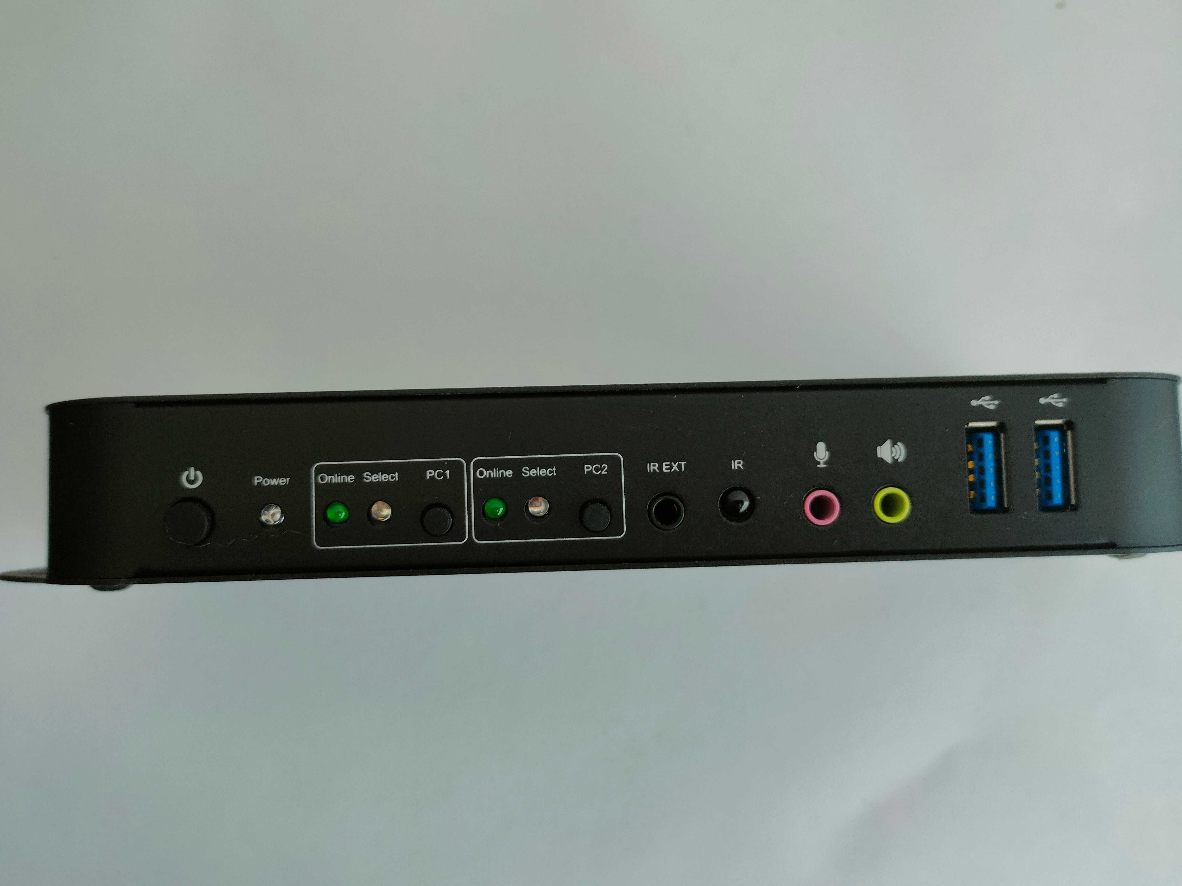 Delock DisplayPort 1.4 KVM Switch 8K 30 Hz with USB 3.0 and Audio