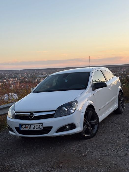 Opel Astra O masina sport care atrage priviri si se conduce exemplar pt buget