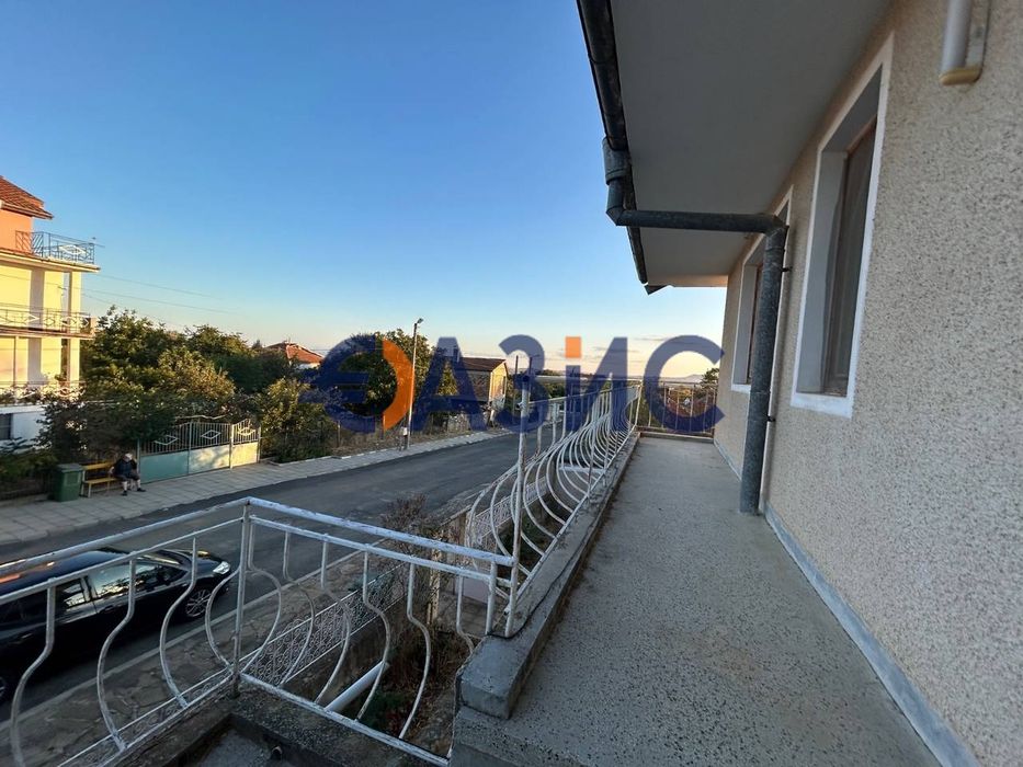 Двуетажна къща В С. Кошарица, България, 299,5 кв. м, 280 000 евро