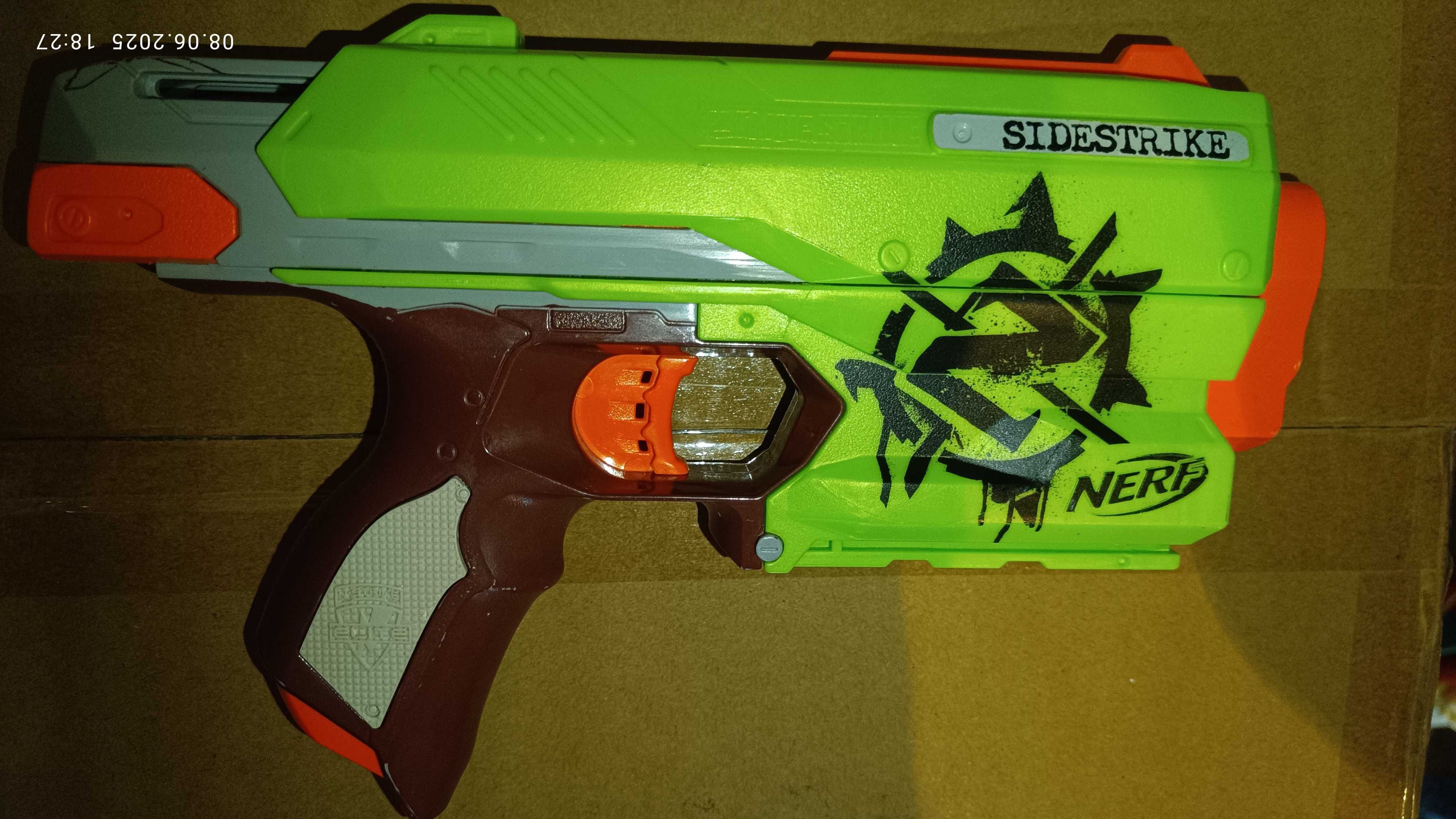 Продавам лот от 7 бр. NERF детски пушки и пистолети.
