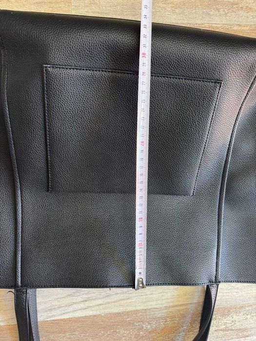 Елегантна черна дамска чанта