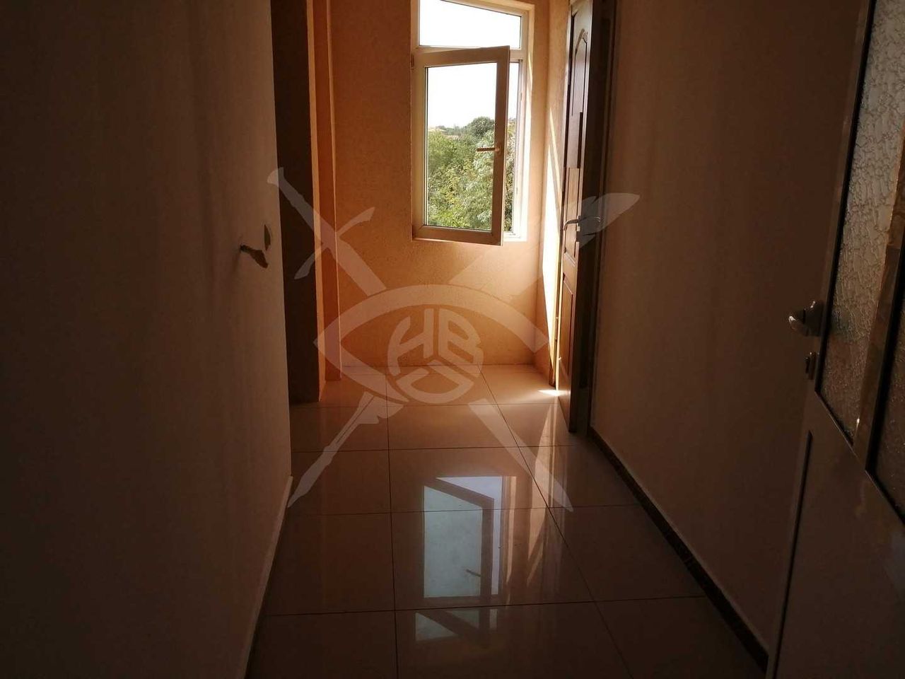 Продава се Тристаен апартамент в Варна, Лятно кино Тракия - 92 кв.м за 1305 €/кв.м - Снимка #16