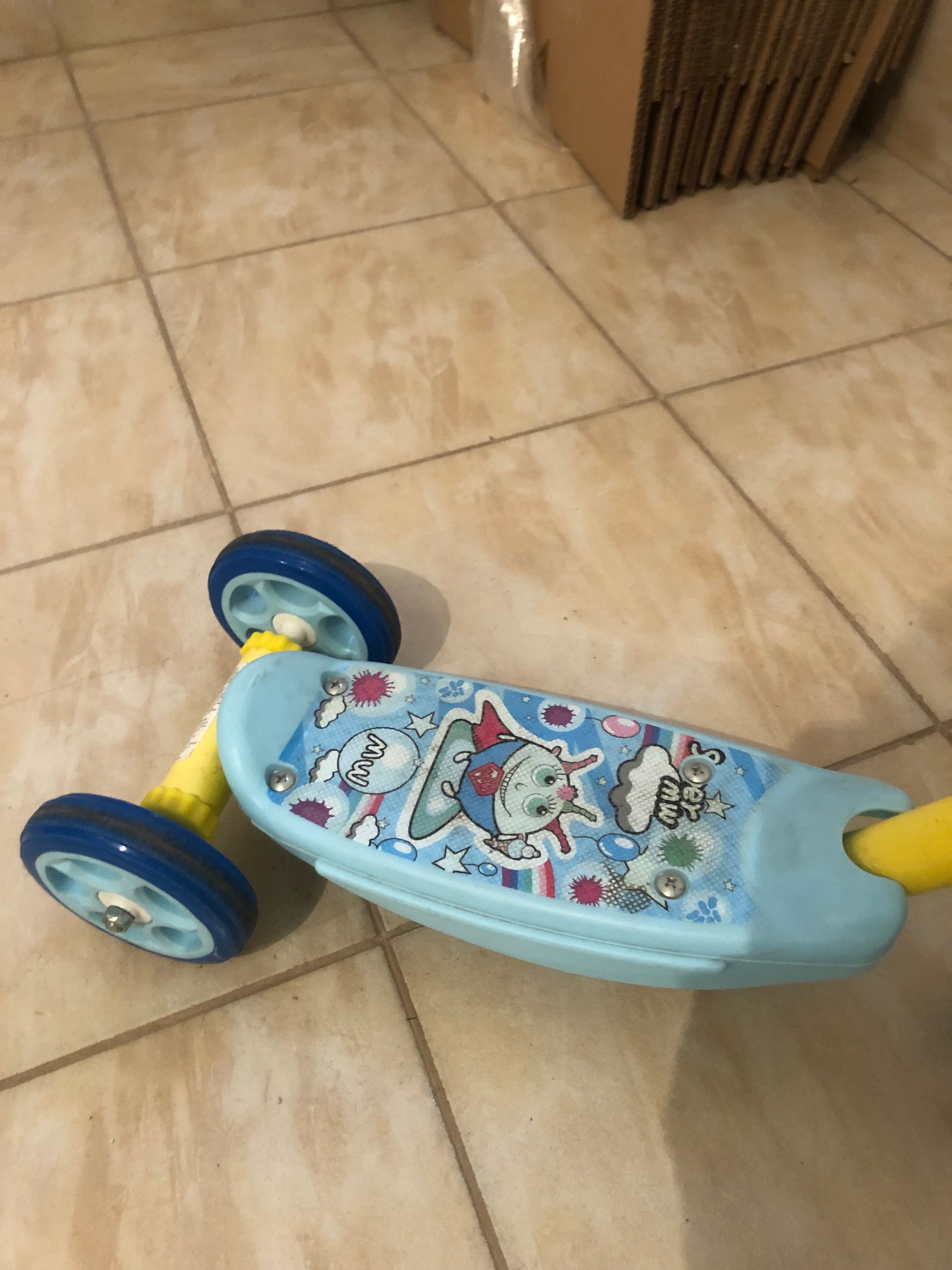 Детски скутер в цвят син
