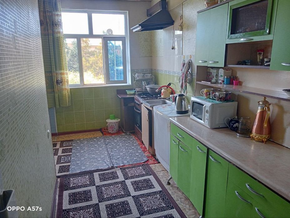 3 xonali kvartira sotiladi