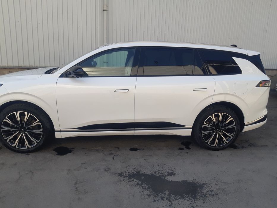 Dongfeng Eπ 008 рестайлинг модель.