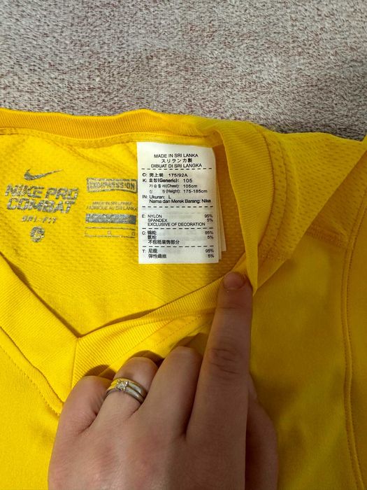 Maieu NIKE galben, tehnologie DRI-FIT, marimea XS