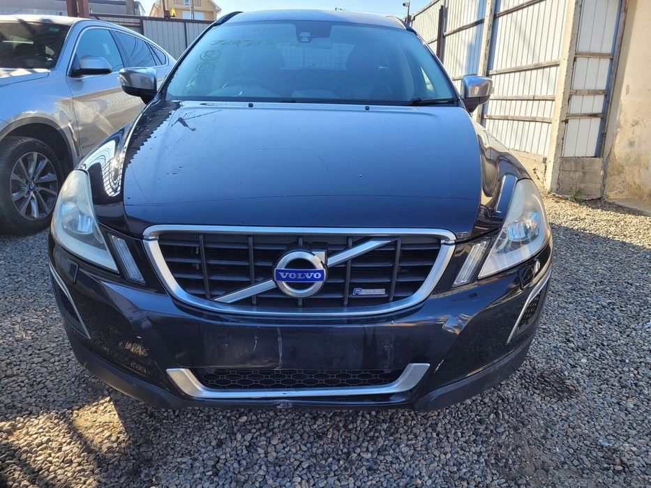 Far Dreapta Volvo XC60 2008 - 2013 SUV 4 Usi (1105) Fara xenon
