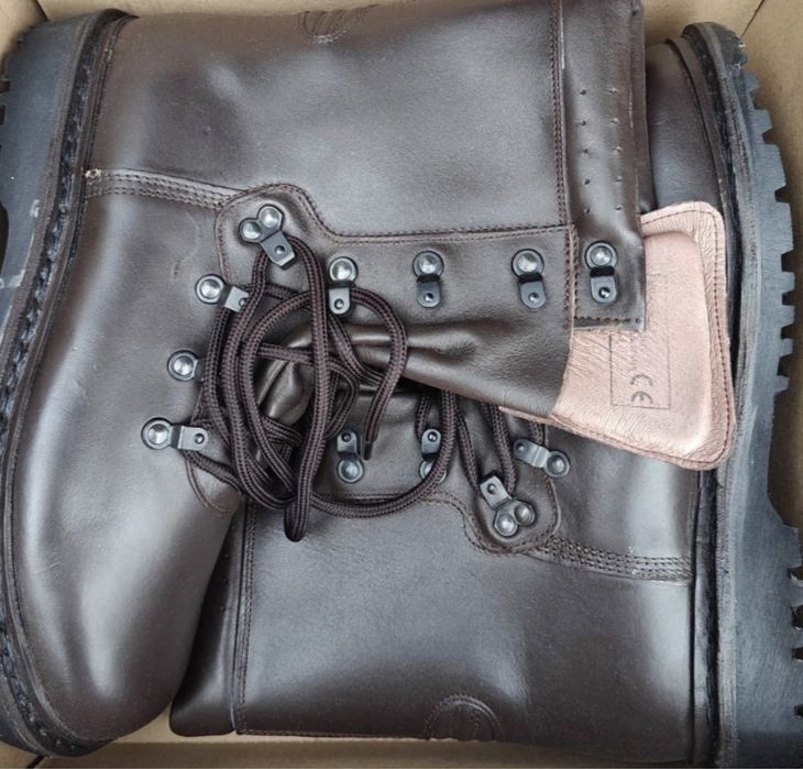 Bocanci piele marimea 44!