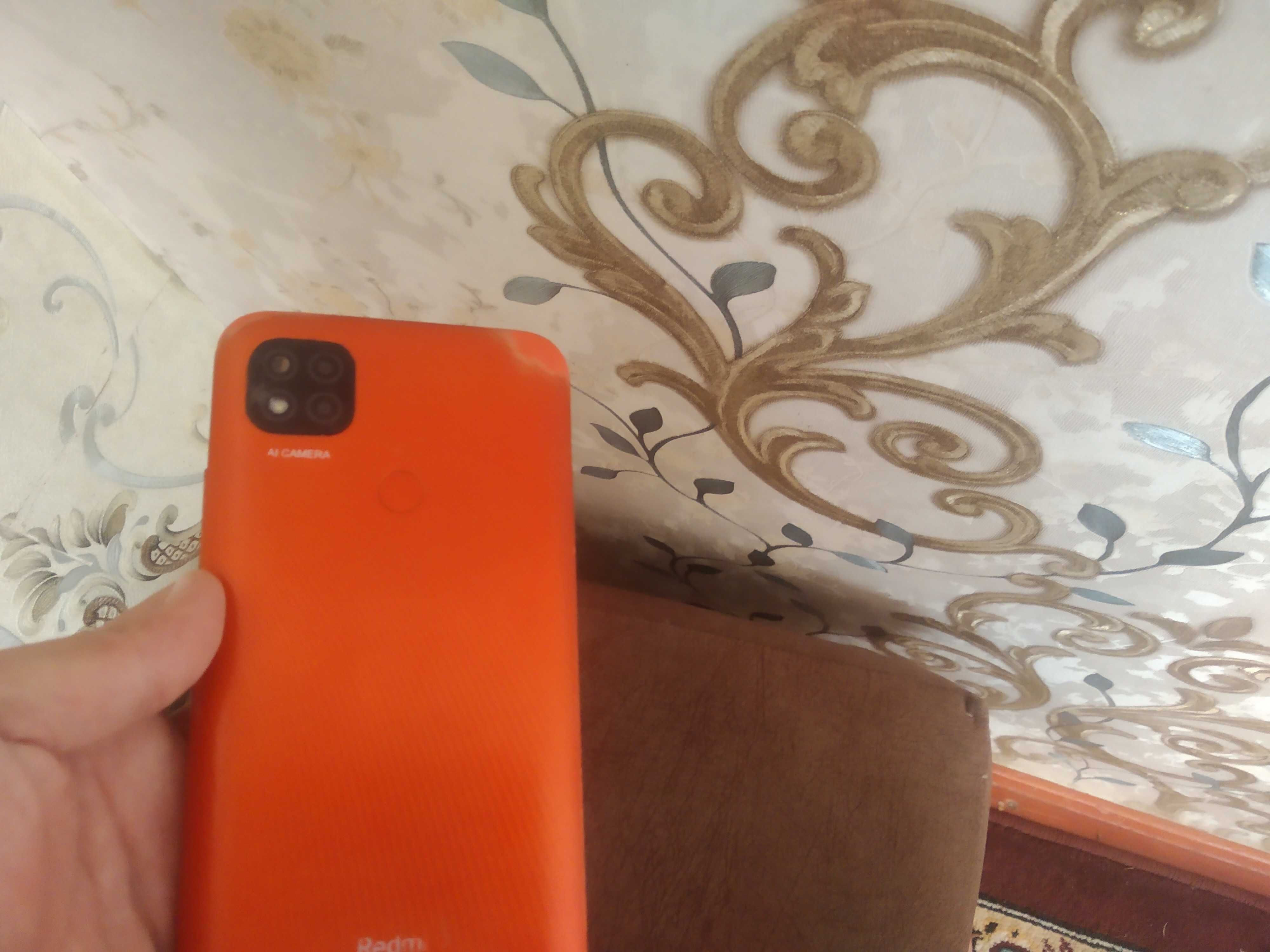 Redmi zur yapyangi telifon bironta qirilgan joyi yoʻq ekranda