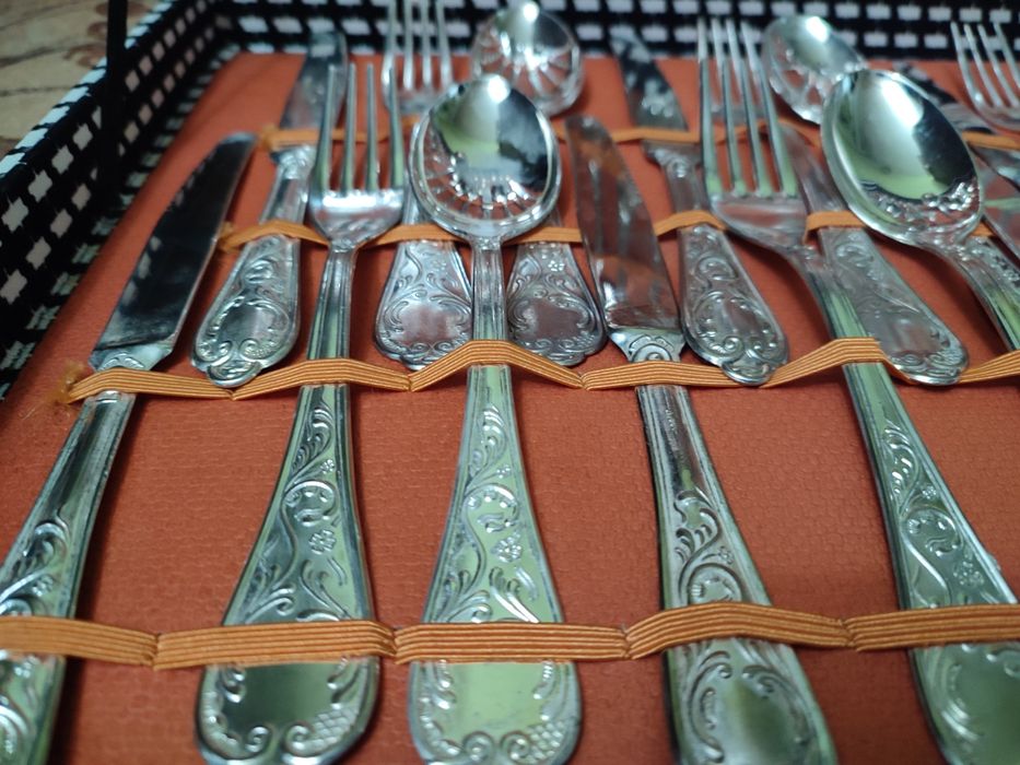 Посребрени прибори за хранене 51 части
