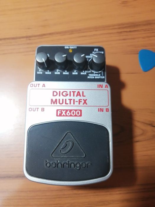 Педаль эффектов для гитары