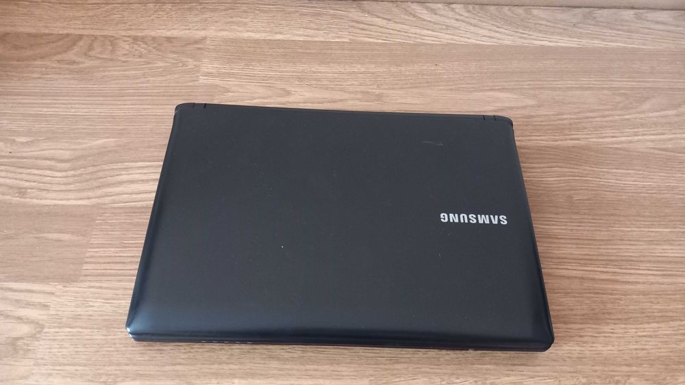 Laptop Samsung N 145 Plus /bateria 2.5 ore