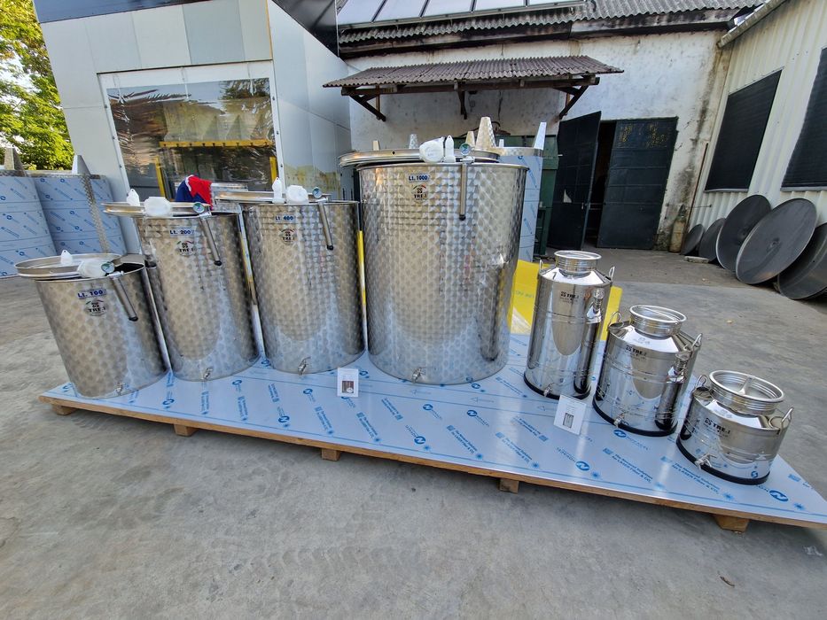 Rezervoare Inox pentru apă Butoaie Inox pentru stocare