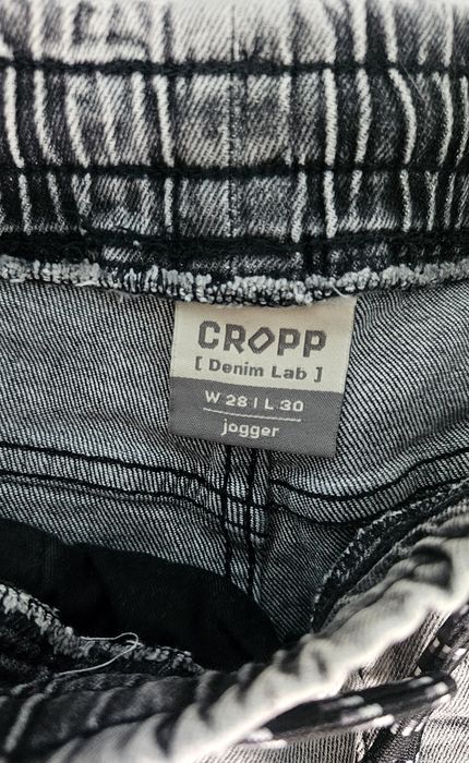 Чисто нови мъжки дънки Cropp