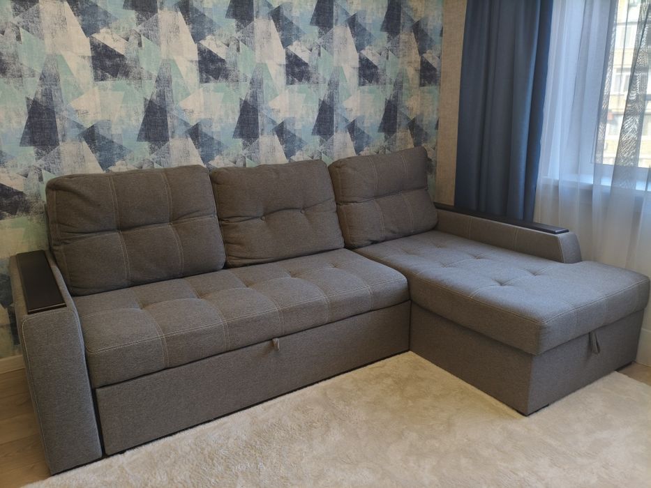 Продам угловой диван.