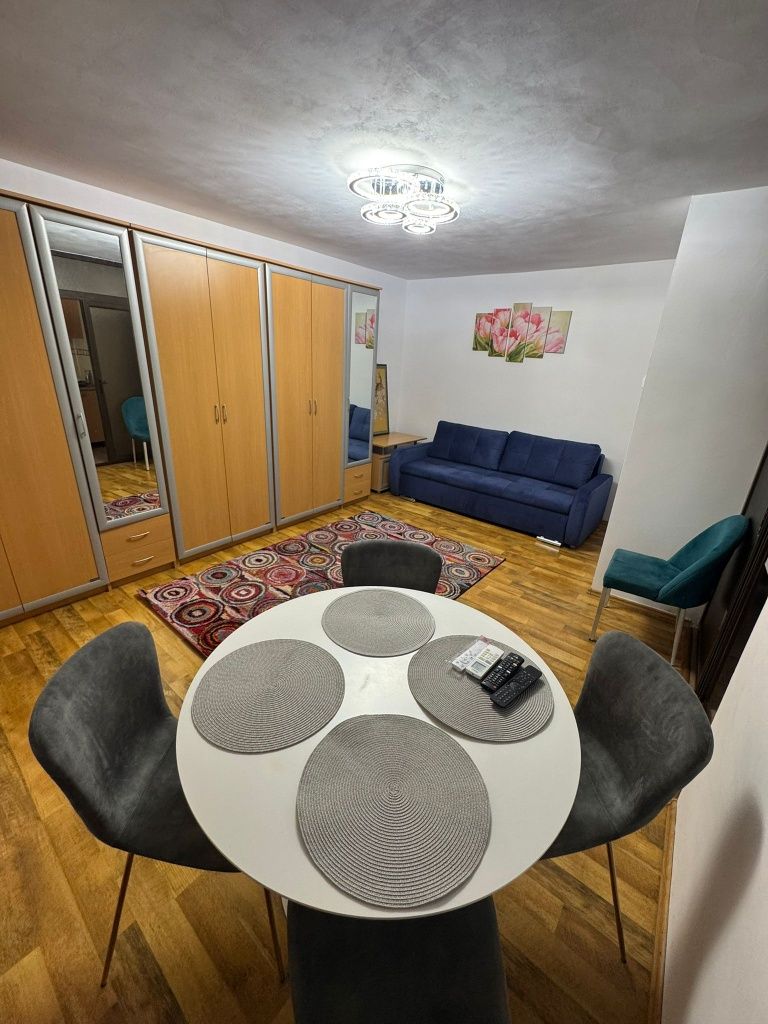 Închiriez garsoniera zona Nerva Traian