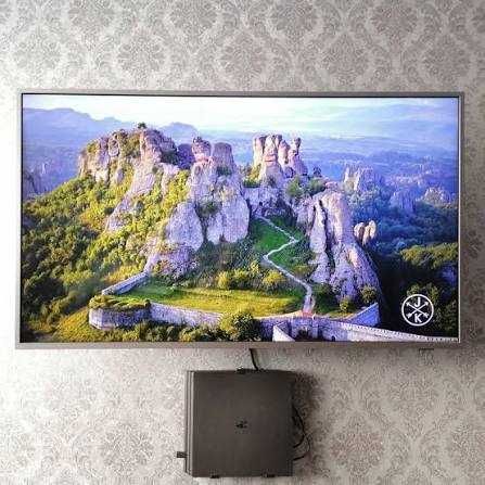 Продам телевизор smart 140 см 55 дюймов