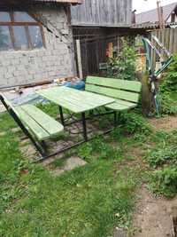 Leagan și masa de grădină