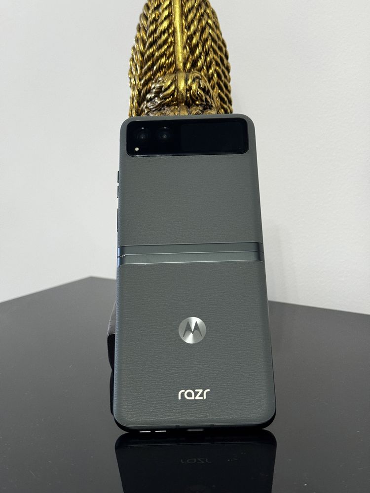 Motorola Razr 40 (2023)
