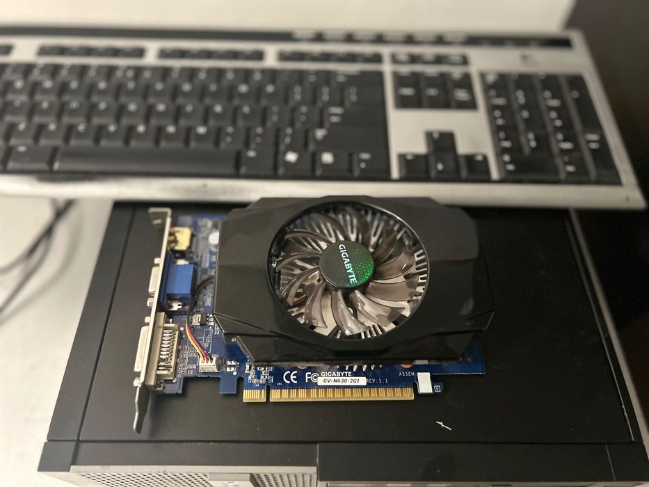 PC Dell cu tastatura + Cadou ,placa video Nvidia GeForce GT 630