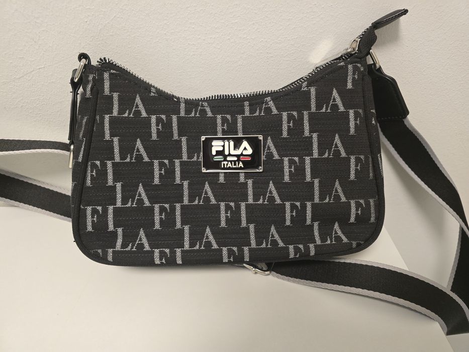 Оригинална чанта  fila!