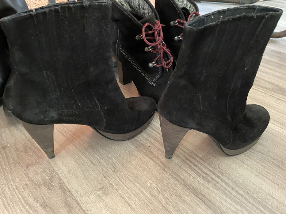 Дамски велурени боти на ток