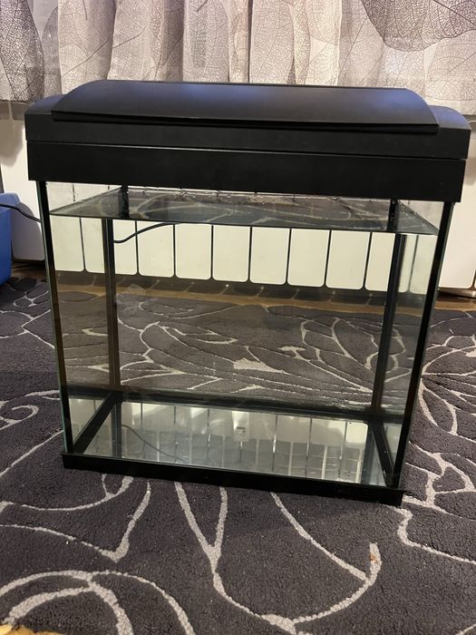 Продавам аквариум Hailea f30 -30l+подарък