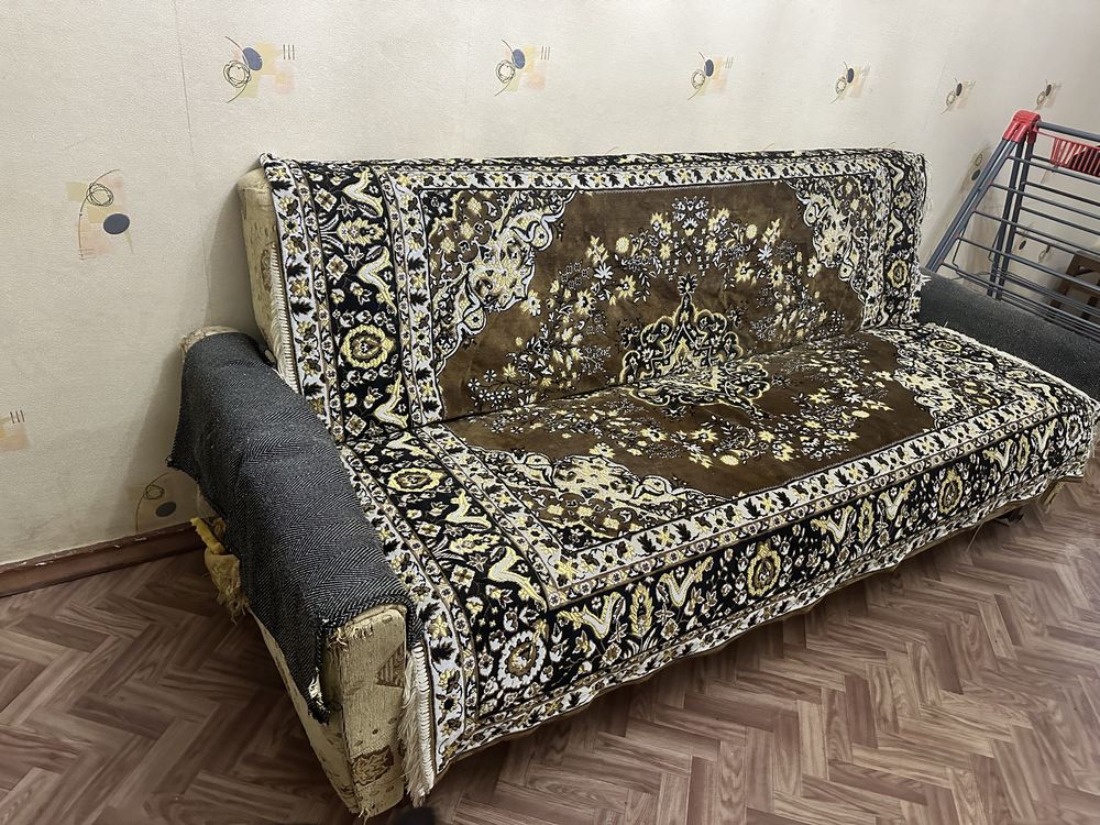 Диван мягкий для гостиной