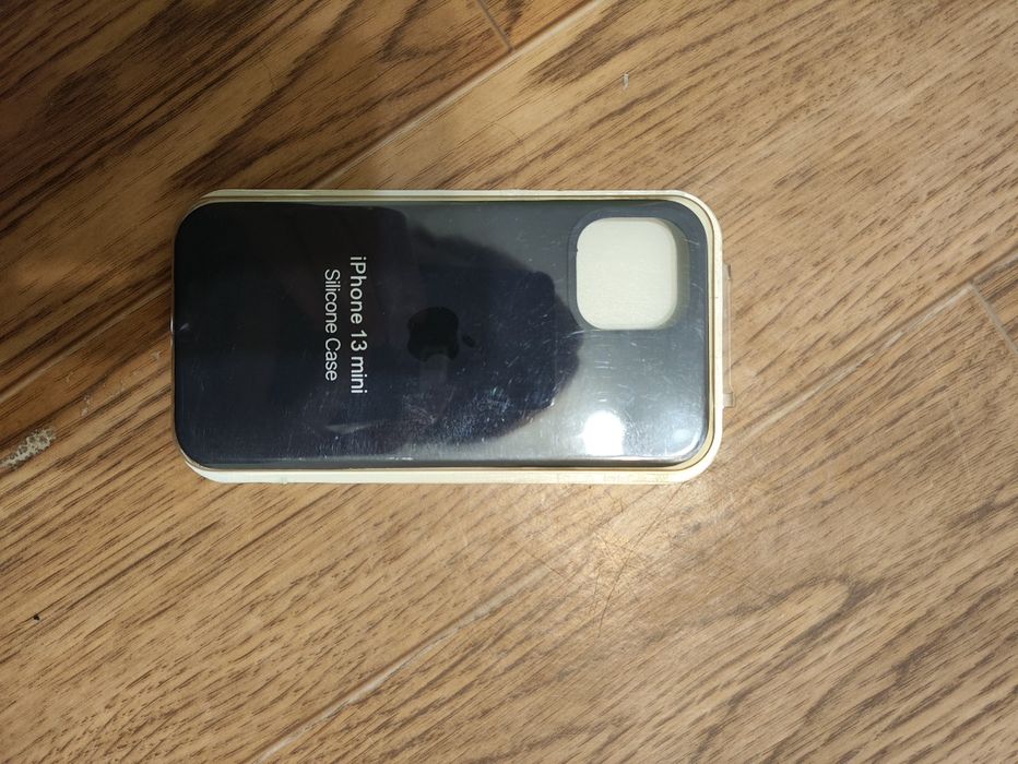 Чехол на iPhone 13 mini