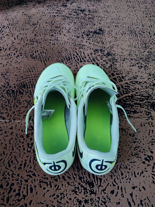 Nike Tiempo numărul 39