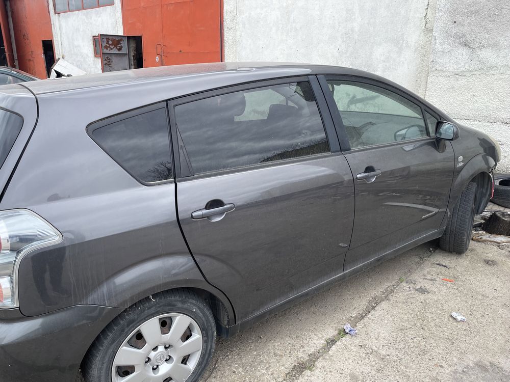 Toyota Corolla Verso 2007 d-cat на части