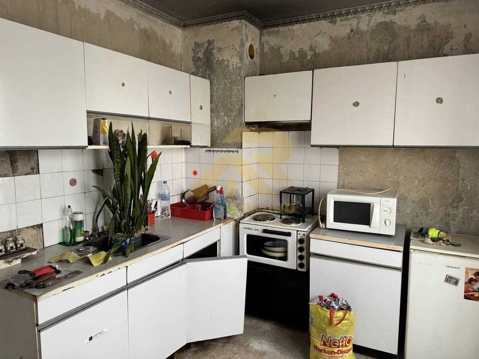 Продава се Тристаен апартамент в София, Света Троица - 62 кв.м за 1928 €/кв.м - Снимка #1